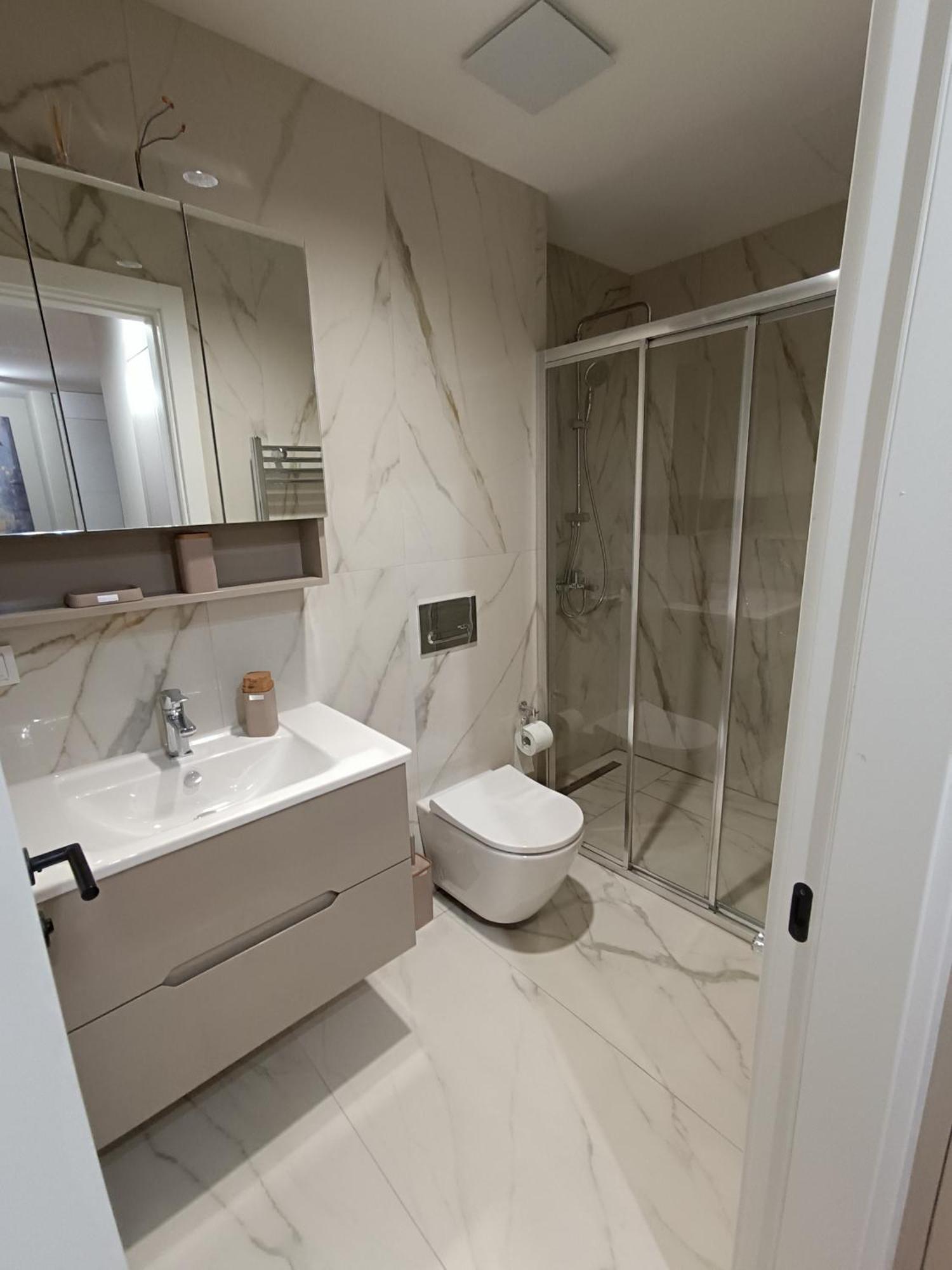 Anika Luxury Apartment At Diamond Center Скопие Екстериор снимка