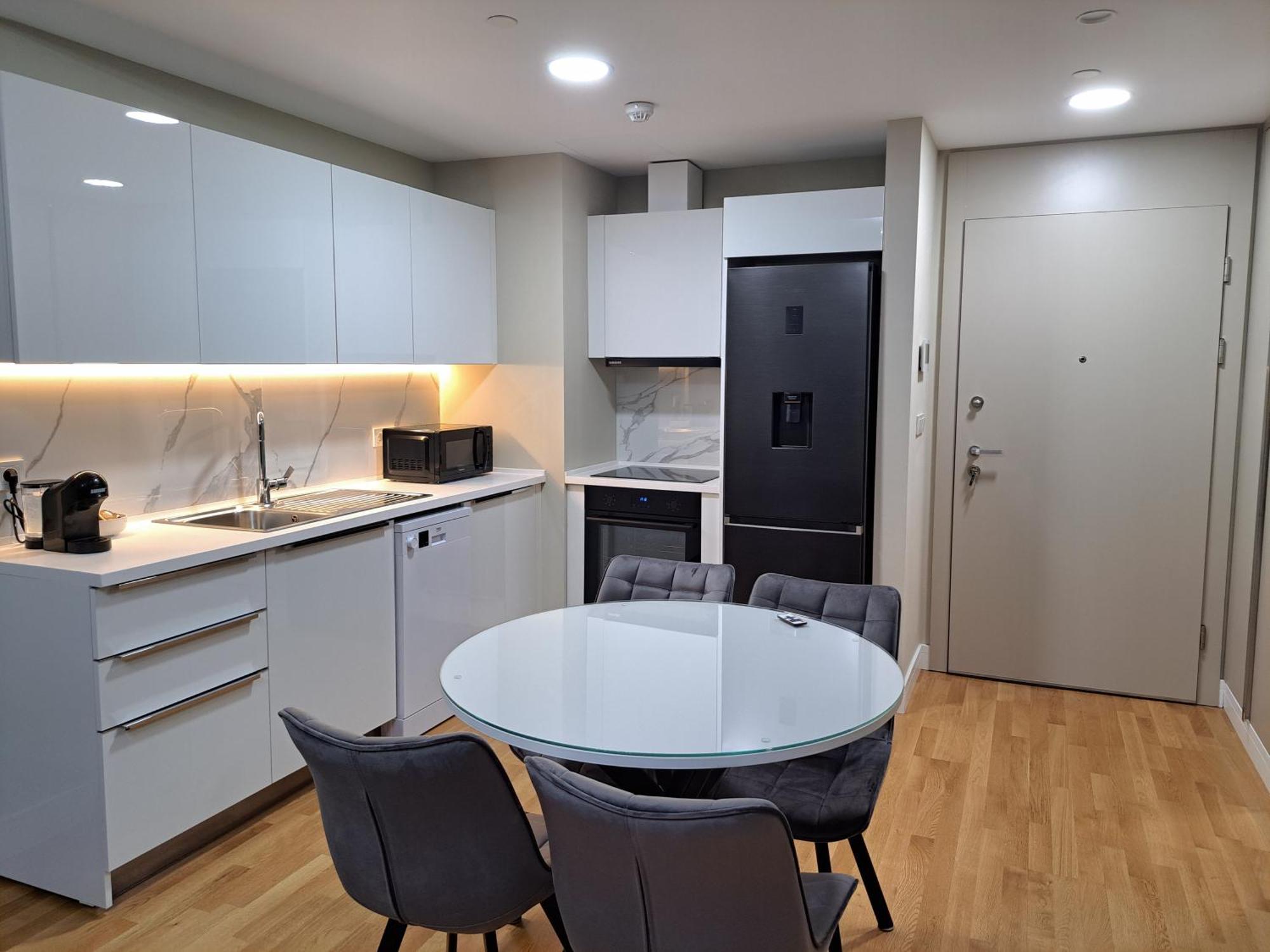Anika Luxury Apartment At Diamond Center Скопие Екстериор снимка